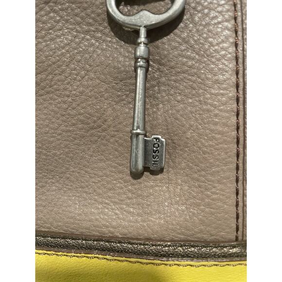 Fossil Women’s Mustard Yellow Brown Leather Tote Key Hole Zip Tote Bag - Picture 13 of 16